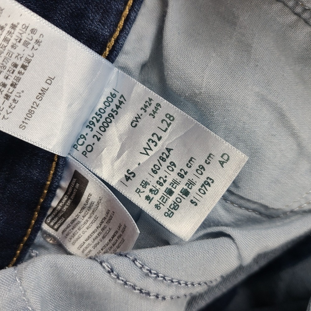 Levi's Jeans Womens 14 32x28 Blue Classic Straight‎ Leg Dark Wash Denim - Picture 10 of 14